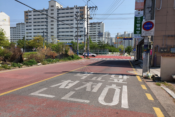 올 상반기 중에는 불법 주정차 주민신고 대상에 어린이 보호구역도 추가 예정이다. 