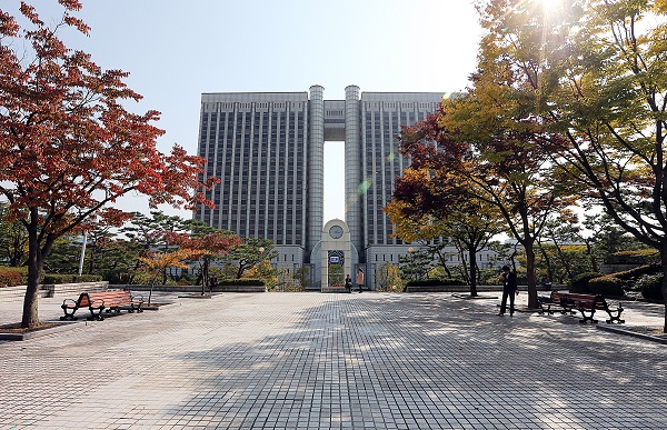 정부가 올해 연말까지 국유재산에 입주한 중소기업의 임대료를 감면하고, 사용료도 6개월간 납부유예하기로 했다.