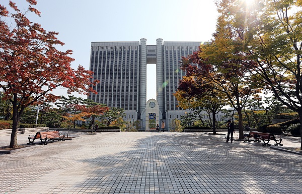 정부가 올해 연말까지 국유재산에 입주한 중소기업의 임대료를 감면하고, 사용료도 6개월간 납부유예하기로 했다. 