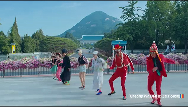 밴드 이날치가 참여, 큰 화제를 모은 한국관광공사의 홍보영상 ‘Feel the Rhythm of Korea’ 한 장면.