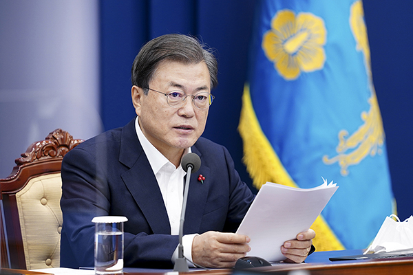 문재인 대통령이 7일 청와대에서 수석·보좌관 회의를 주재하고 있다. (사진=청와대)