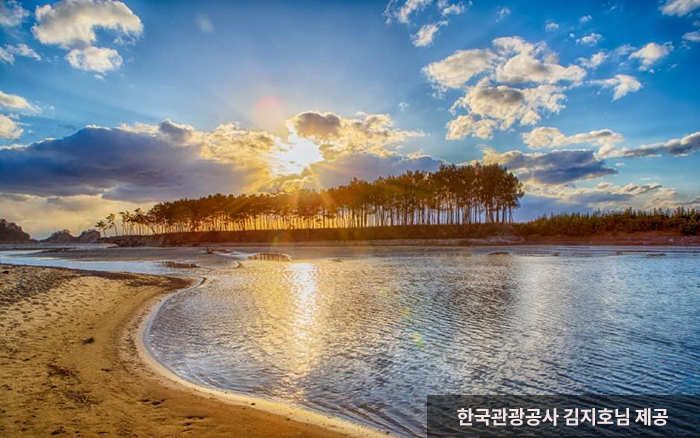 자연이 아름다운 운여해변. - 한국관광공사 김지호님 제공