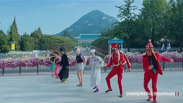 이날치 밴드가 참여해 큰 화제를 모은 한국관광공사의 홍보영상 ‘Feel the Rhythm of Korea’ 한 장면.(사진=문체부)
