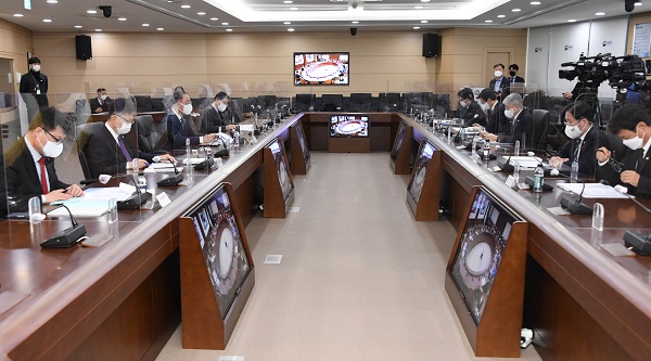 정부는 11일 정부세종청사에서 대외경제장관회의 및 대외경제협력기금(EDCF) 운용위원회를 열고 이같은 내용의 ‘2021년 대외경제정책 추진 전략’을 확정했다. (사진=기획재정부)