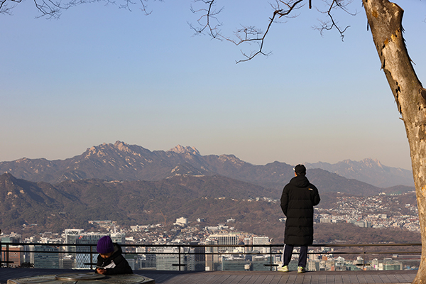 지난 1월 19일 오후 서울 남산에서 바라본 서울 하늘이 미세먼지 없이 청명하다.(사진=저작권자 (c) 연합뉴스. 무단전재-재배포금지)