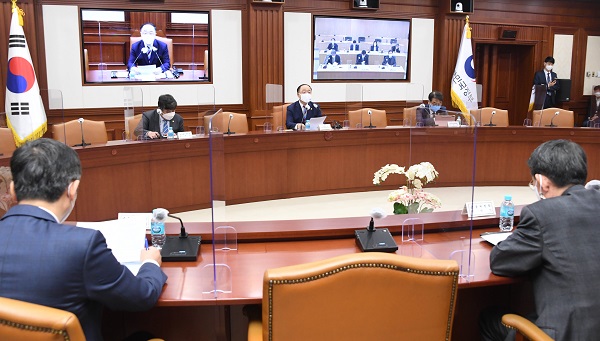 정부는 15일 열린 대외경제장관회의에서 정상외교 경제·산업분야의 성과를 점검했다.