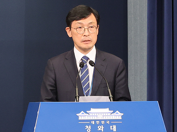 이호승 청와대 정책실장. (사진=저작권자(c) 연합뉴스, 무단 전재-재배포 금지)