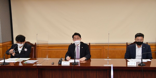 이억원 기획재정부 차관이 20일 서울 중구 은행회관에서 열린 ‘거시경제 금융회의’를 주재, 모두발언을 하고 있다. (사진=기획재정부)