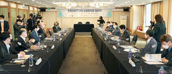 성윤모 산업통상자원부 장관이 26일 서울 중구 프레스센터에서 열린 ‘프랜차이즈산업 상생협의회 발대식’에 참석해 인사말을 하고 있다. (사진=산업통상자원부)