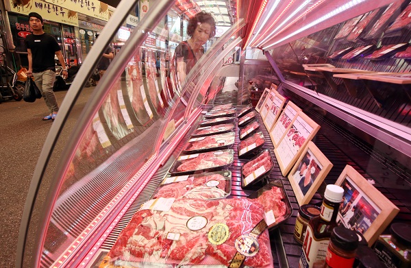 서울 성동구 마장축산시장의 한우판매점. (사진=저작권자(c) 연합뉴스, 무단 전재-재배포 금지)