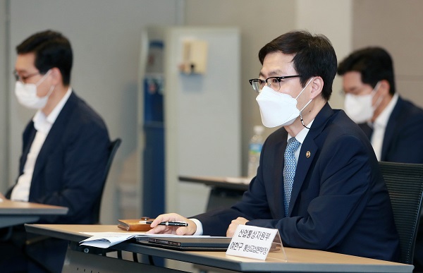 여한구 산업통상자원부 통상교섭본부장이 30일 서울 대한상공회의소에서 열린 ‘글로벌 백신허브 산업통상 지원 TF 발족회의’에서 모두발언을 하고 있다. (사진=산업통상자원부)