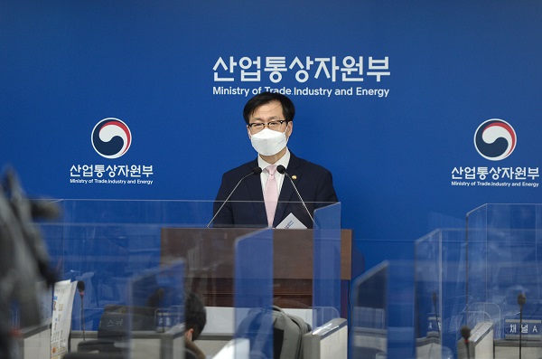 여한구 산업통상자원부 통상교섭본부장이 22일 정부세종청사 산업부 기자실에서 한미 FTA 공동위원회 결과를 발표하고 있다. (사진=산업통상자원부)