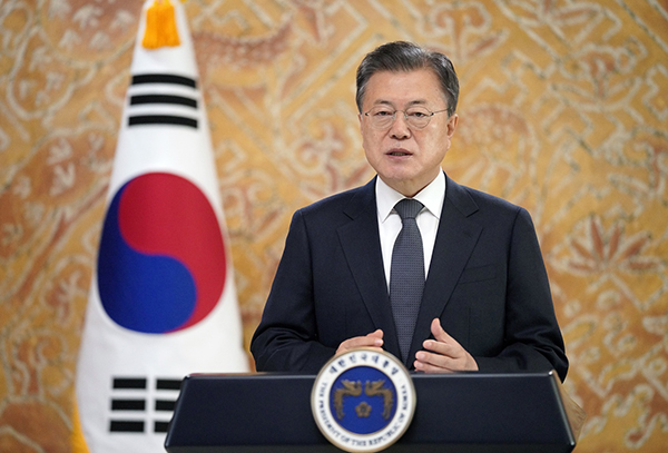 문재인 대통령이 7일 열린 ‘2021 서울 유엔 평화유지 장관회의’개회식에 영상 축사를 전하고 있다. (사진=청와대)