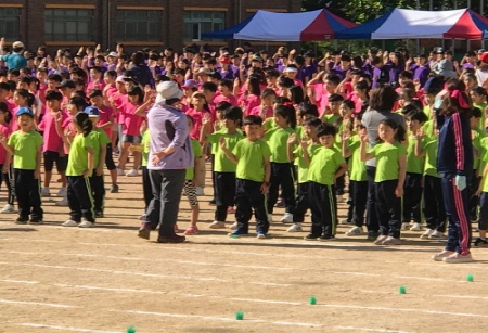 3년 전, 아이가 1학년 때 전교생이 모여서 했던 운동회