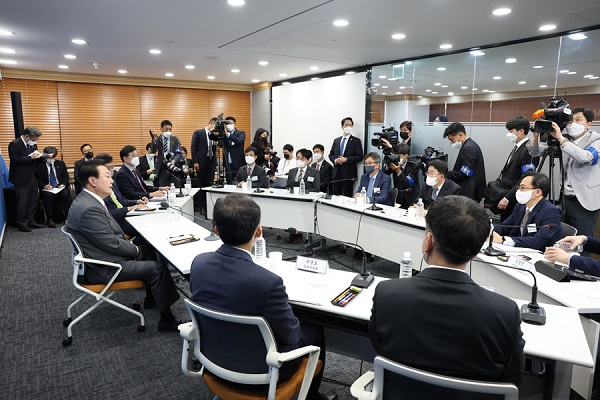 윤석열 대통령이 13일 국제금융센터에서 거시금융 상황 점검 회의를 주재하고 있다. (사진=제20대 대통령실)