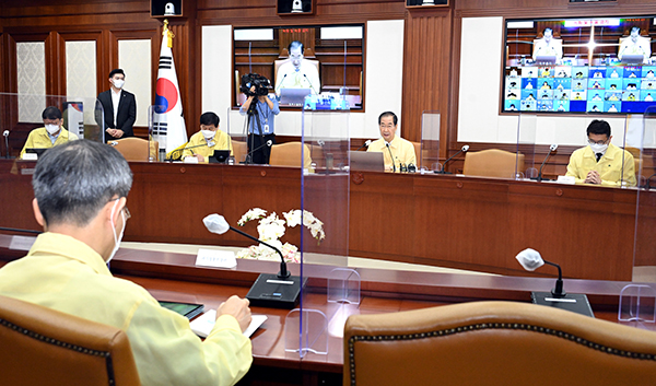 한덕수 국무총리가 3일 서울 세종로 정부서울청사에서 열린 코로나19 중대본 회의에서 발언하고 있다. (사진=국무조정실)