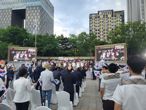 각계각층의 많은 시민과 학생들이 참석해 6·10 만세 운동의 의미를 마음에 새겼다.