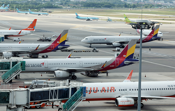 지난 15일 김포공항 계류장의 항공기들. (사진=저작권자(c) 연합뉴스, 무단 전재-재배포 금지)