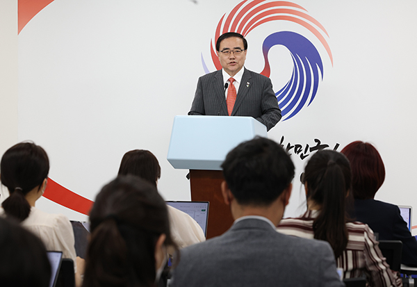 김성한 국가안보실장이 22일 오후 서울 용산 대통령실 청사에서 윤석열 대통령의 북대서양조약기구(NATO) 정상회의 참석 관련 브리핑을 하고 있다. (사진=저작권자(c) 연합뉴스, 무단 전재-재배포 금지)