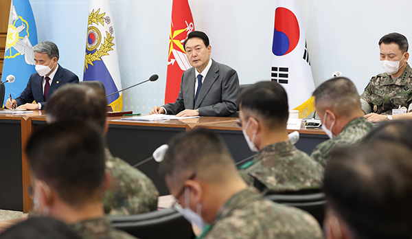 윤석열 대통령이 6일 오전 충남 계룡대에서 열린 전군 주요지휘관회의에서 발언하고 있다. (사진=저작권자(c) 연합뉴스, 무단 전재-재배포 금지)