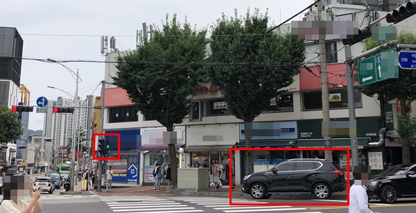 보행자가 있으면 끝까지 기다려야 한다.