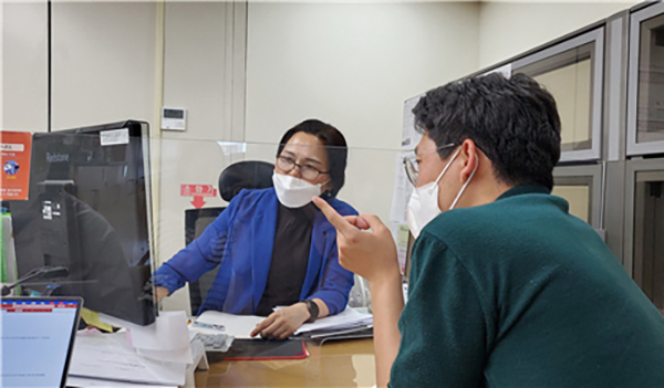 청주고용복지플러스센터에 잡케어 상담을 진행하고 있다. (사진=한국고용정보원 블로그)