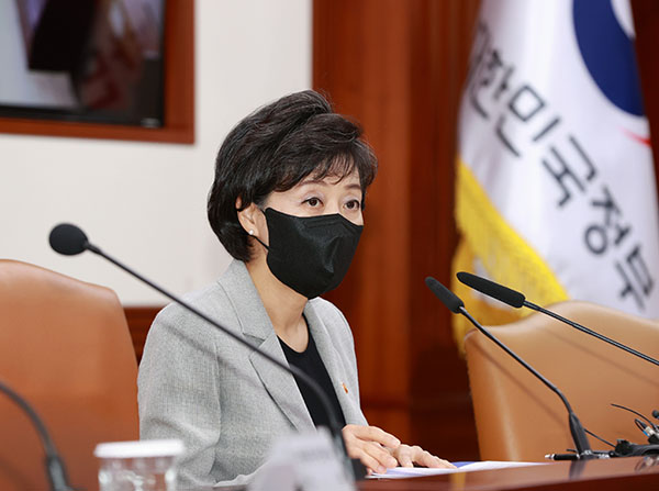 박순애 부총리 겸 교육부 장관이 21일 정부서울청사에서 열린 ‘제1차 사회관계장관회의’에 참석해 모두발언을 하고 있다. (사진=교육부)