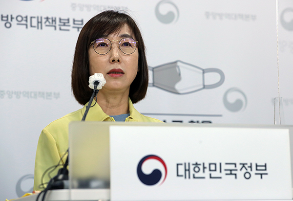 백경란 질병관리청장이 충북 오송 질병관리청 브리핑실에서 중앙방역대책본부 정례브리핑을 하고 있다. (사진=저작권자(c) 연합뉴스, 무단 전재-재배포 금지)
