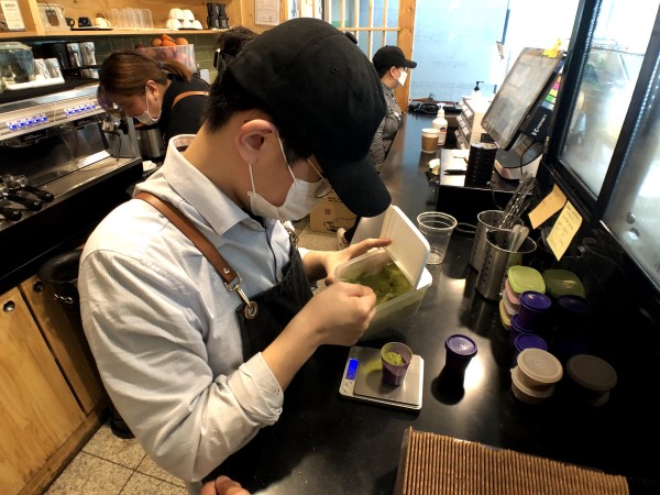 실습중인 학생들_학교 제공