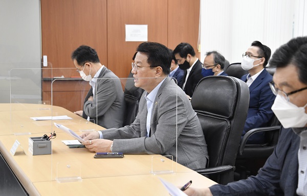방기선 기획재정부 차관이 26일 서울 중구 은행회관에서 열린 ‘거시경제금융회의’를 주재, 모두발언을 하고 있다. (사진=기획재정부)
