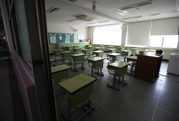 텅 빈 학교 교실. (사진=저작권자(c) 연합뉴스, 무단 전재-재배포 금지)