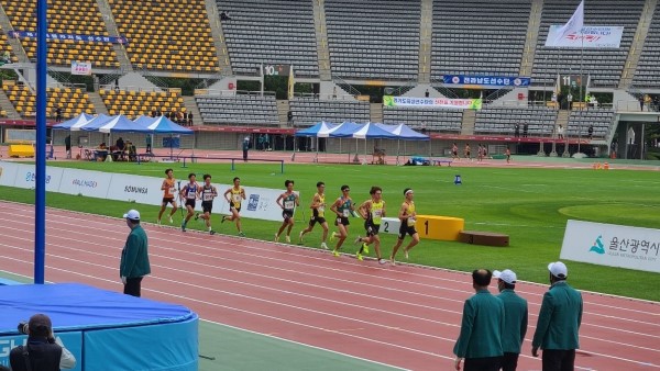 19세 이하 남자 5000m 경기모습
