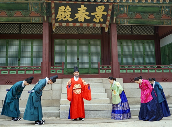 영조가 정조의 탄생을 듣게 된다.