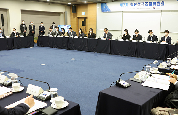 한덕수 국무총리가 26일 서울 중구 대한상의에서 열린 제7차 청년정책조정위원회 전체회의를 주재하고 있다. (사진=저작권자(c) 연합뉴스, 무단 전재-재배포 금지)