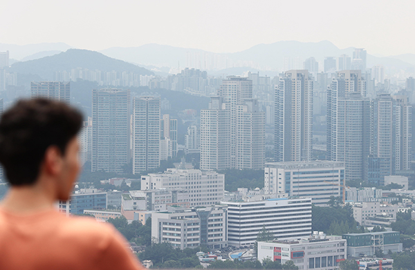 서울 남산에서 바라본 도심 아파트 단지.(사진=저작권자(c) 연합뉴스, 무단 전재-재배포 금지)