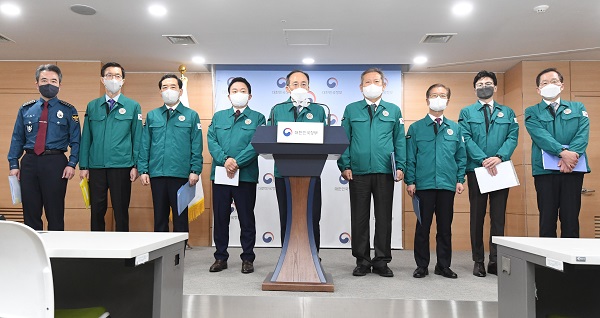 추경호 부총리 겸 기획재정부 장관이 29일 서울 종로구 정부서울청사에서 열린 화물연대 집단운송거부 관계부처 합동브리핑에서 정부입장을 발표하고 있다. (사진=기획재정부)