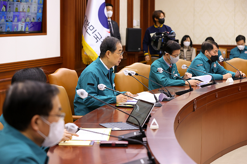 한덕수 국무총리가 30일 정부서울청사에서 열린 코로나19 중대본 회의에서 발언하고 있다.(사진=국무조정실)