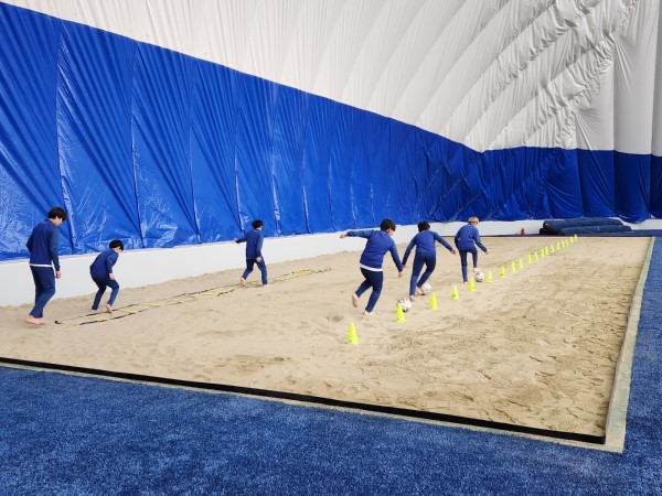 시범경기를 준비하고 있는 유소년 축구선수들.