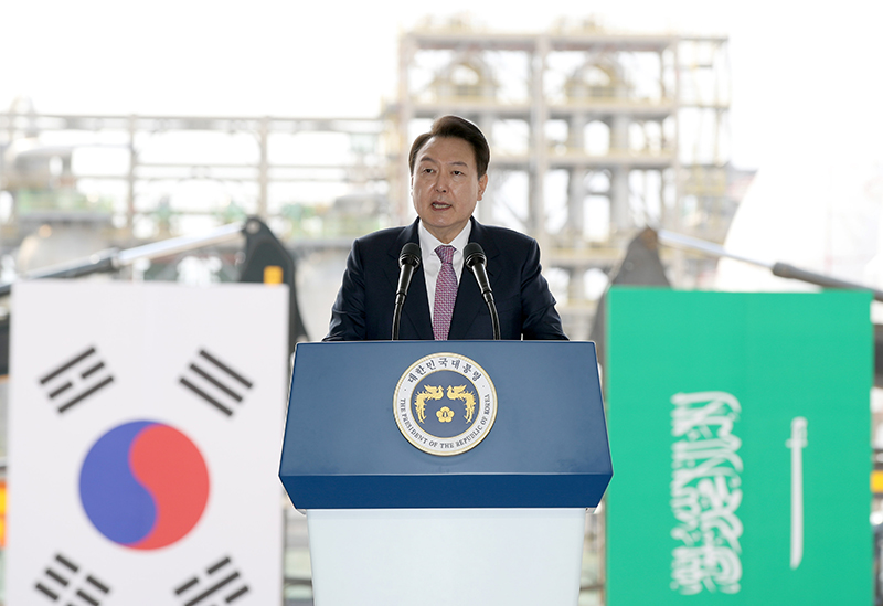 윤석열 대통령이 9일 울산광역시 울주군 온산국가산업단지에서 열린 에쓰오일(S-OIL) 샤힌 프로젝트 기공식에서 축사를 하고 있다. (사진=저작권자(c) 연합뉴스, 무단 전재-재배포 금지)