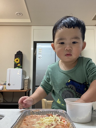 요리프로그램 참여중인 신한결 가족