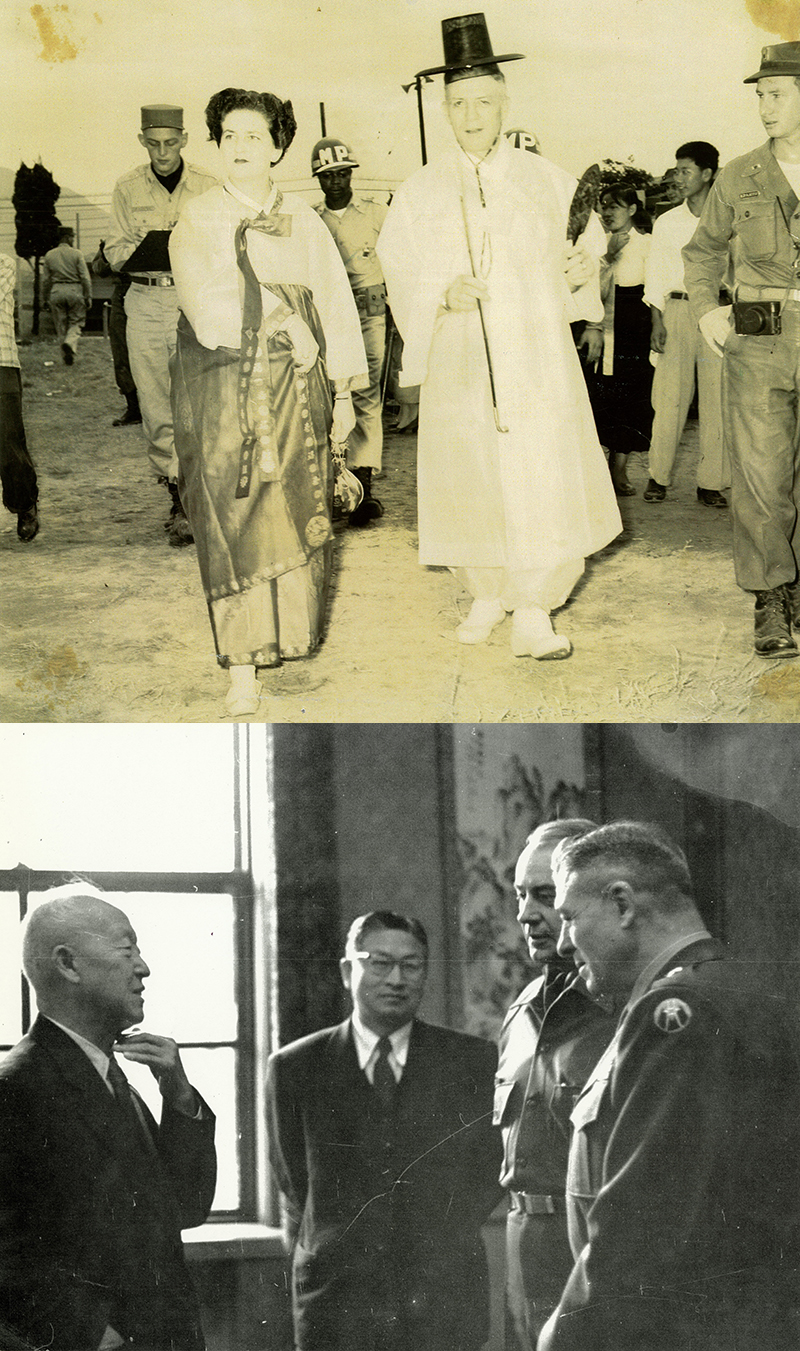 General Richard Whitcombe (above) and President Syngman Rhee are talking to each other while wearing hanbok and raising funds.  (Photo = UN Peace Memorial Hall)