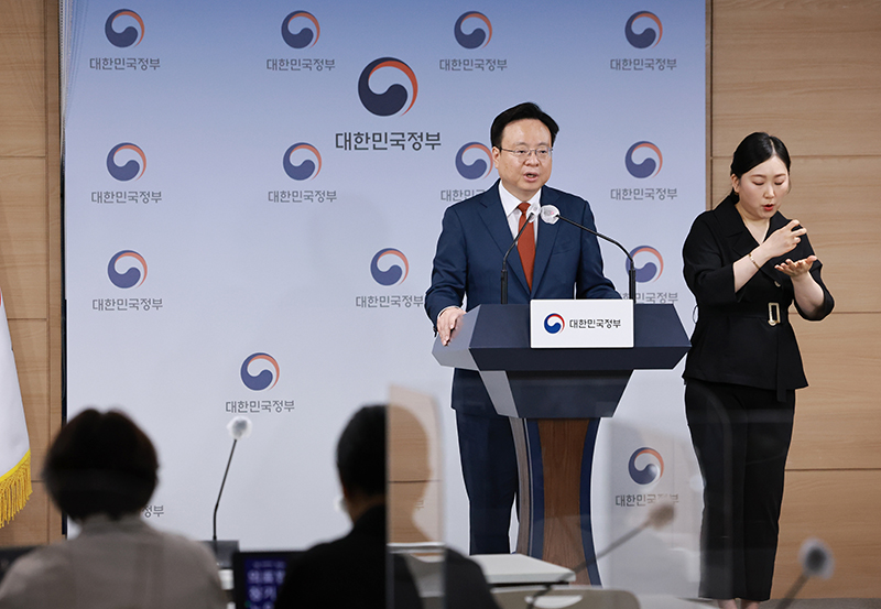 조규홍 보건복지부 장관이 16일 정부서울청사에서 간호법안 관련 국무회의 의결 결과를 발표하고 있다. (사진=저작권자(c) 연합뉴스, 무단 전재-재배포 금지)
