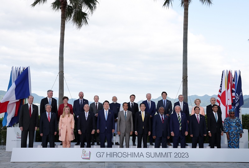 지난 20일 G7 정상회의에 참석한 윤석열 대통령과 각국 정상들이 단체사진을 촬영하고 있다. (사진=대통령실)