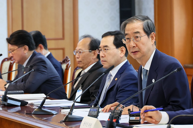 한덕수 국무총리가 26일 오후 서울 종로구 정부서울청사에서 열린 국가 첨단전략산업위원회에 참석해 발언하고 있다. (사진=국무조정실)