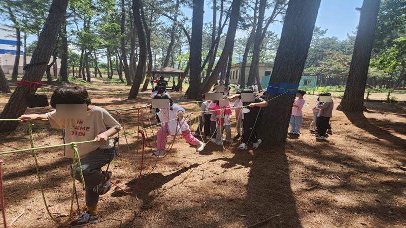 3년 만에 체험활동이 개제되면서 아이 학교에서도 며칠 전 숲체험활동을 다녀왔다.