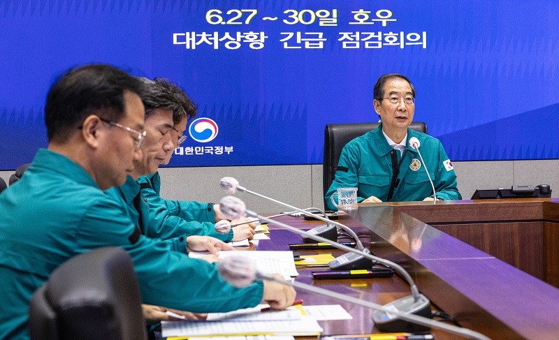 한덕수 국무총리가 28일 오후 서울 종로구 정부서울청사 내 행정안전부 상황센터에서 열린 호우 대처 상황 긴급 점검 회의에 참석해 호우 대비에 대한 발언을 하고 있다.(사진=저작권자(c) 연합뉴스, 무단 전재-재배포 금지)