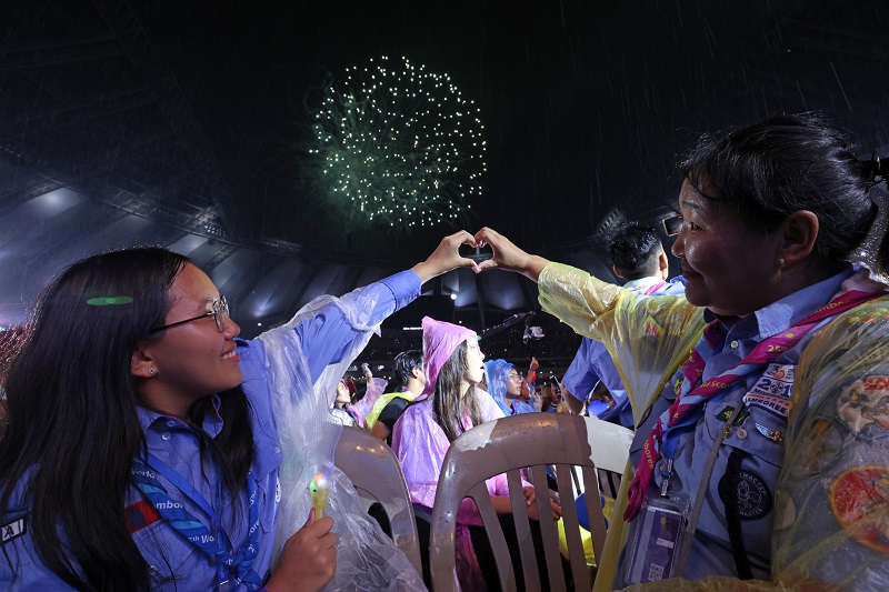 The 2023 Saemangeum 25th World Scout Jamboree K-Pop Super Live, held at the Seoul World Cup Stadium in Mapo-gu, Seoul on the 11th, is followed by fireworks.  (Photo = Ministry of Culture, Sports and Tourism)