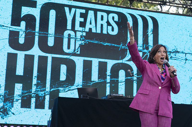 카멀라 해리스 미국 부통령이 지난 9월 9일 워싱턴 DC 부통령 관저에서 열린 힙합 50주년 기념 행사에서 연설을 하고 있다. (사진=저작권자(c) AP Photo/연합뉴스, 무단 전재-재배포 금지)