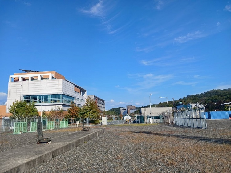 야외의 핵안보교육시험시설(SETT) 전경!