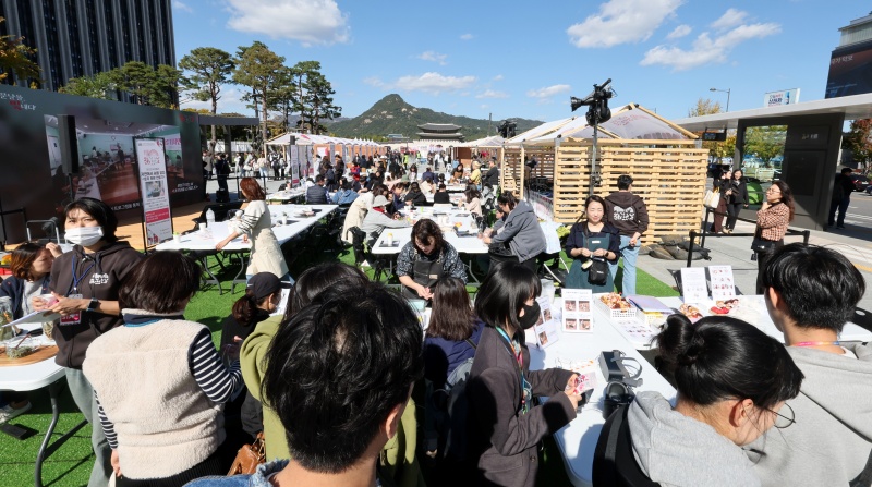 지난 주말 서울 광화문광장에서 열린 2023 문화가 있는 날 10주년 페스타 ‘3일간의 특별한 행복’ 행사 모습.(사진=저작권자(c) 뉴스1, 무단 전재-재배포 금지)